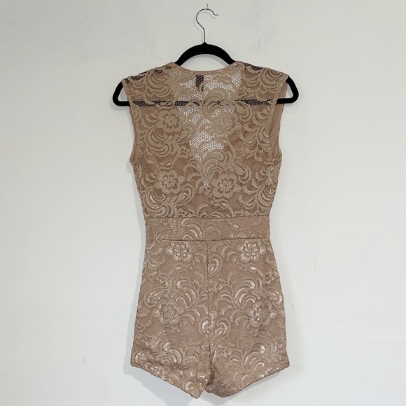 Windsor Lace Romper - Picture 3 of 4